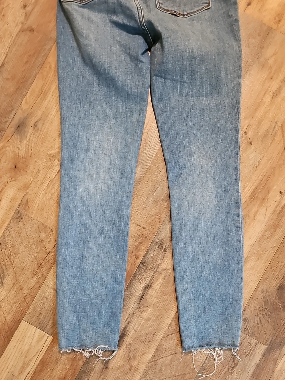 👖J. Crew Mercantile High-Rise Skinny Jeans